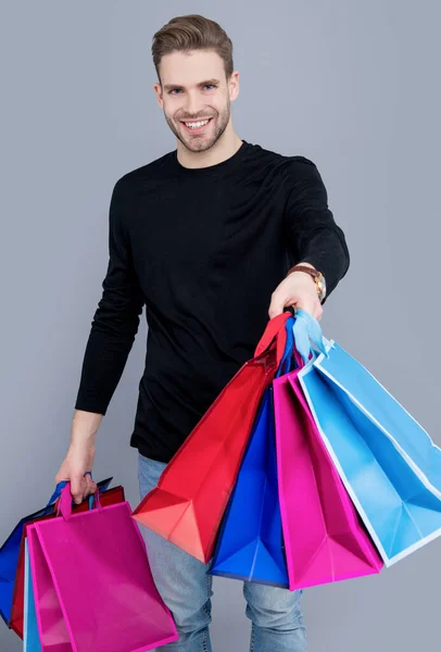 Shopaholic Man Met Boodschappentassen Studio Man Het Winkelen Winkelverslaafde Man — Stockfoto