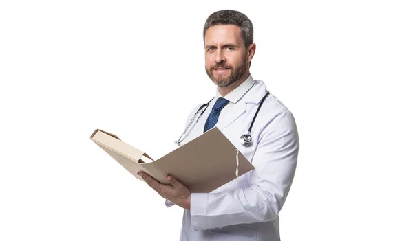 Doctor Feliz Con Carpeta Doctor Aislado Blanco Doctor Leyendo Historia — Foto de Stock