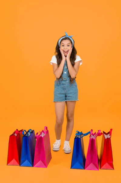 Szokująca Zniżka Dzień Zakupów Butik Mody Zakupy Dziewczyn Sklep Mody — Zdjęcie stockowe