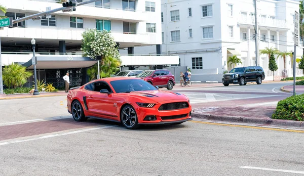 Μαϊάμι Μπιτς Φλόριντα Ηπα Απριλίου 2021 Κόκκινο Ford Mustang Αυτοκίνητο — Φωτογραφία Αρχείου