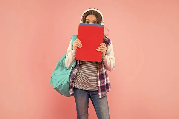 Teen Girl Backpack Workbook Wearing Headphones Pink Background Ebook — Stock Fotó