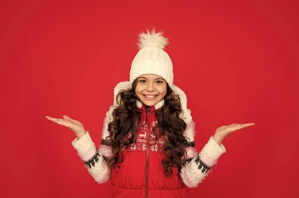 Winter Fashion Presenting Copy Space Cheerful Kid Curly Hair Christmas — Fotografia de Stock