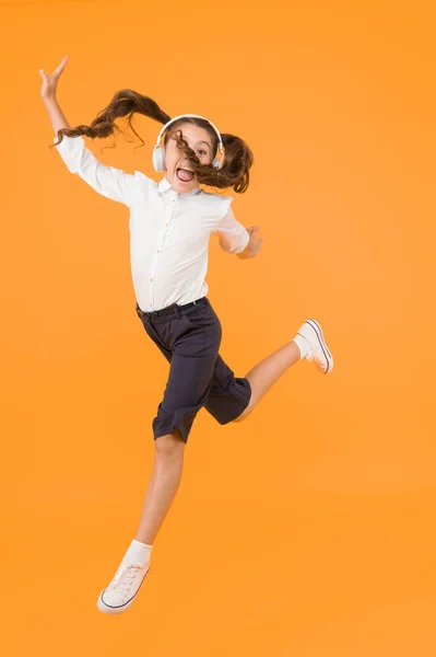 Інтернет Школи Танцюючий Урок Дитина Насолоджується Звучанням Музики Аудіошколи Домашнє — стокове фото