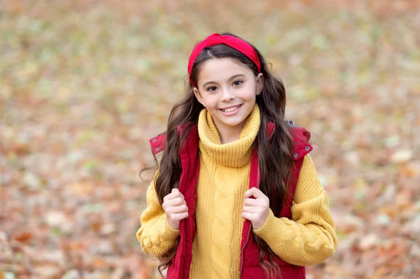 Menina Adolescente Feliz Estilo Queda Moda Livre Adolescente Sorrindo Roupa — Fotografia de Stock