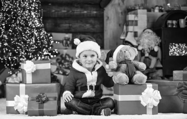 Noel Baba Için Mutlu Çocuk Noel Baba Şapkası Oğlum Kış — Stok fotoğraf