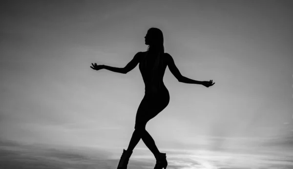 depositphotos_615176980-stock-photo-perf