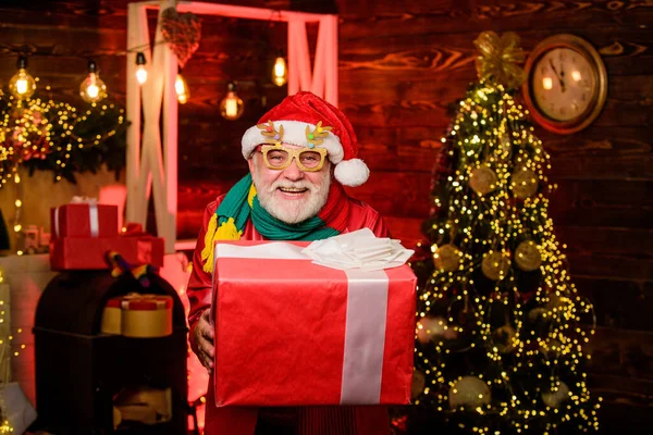 Kerst Scene Cadeautjes Van Kerstman Met Liefde Gelukkig Nieuwjaar Thuis — Stockfoto