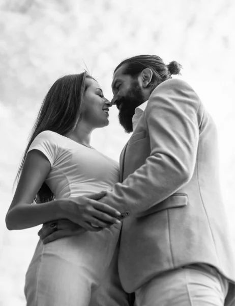 Para Miłości Mężczyzna Kobieta Odkryty Pocałunek — Zdjęcie stockowe