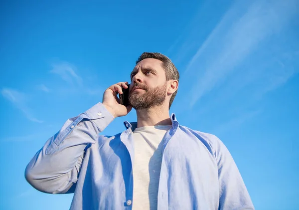 Buon Segnale Comunicazione Uomo Parlare Telefono Uomo Che Parla Smartphone — Foto Stock