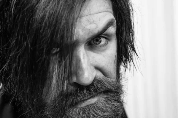Жестокий Бородатый Мужчина Парикмахерской Жестокость — стоковое фото