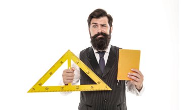 Okul dersleri. Bilim teknolojisi mühendisliği ve matematik. Ölçüm aracı. Sakallı öğretmen. Geometri öğretiyorum. Sakallı adam cetvel kullanıyor. Okul dersi. Eğlenerek öğretmek. Okula geri dön..