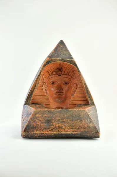 Figur der Pyramide und des Faraongesichts — Stockfoto