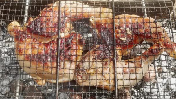 Chicken Legs Smoke Appetizing Crust Hot Ash Potato — Video