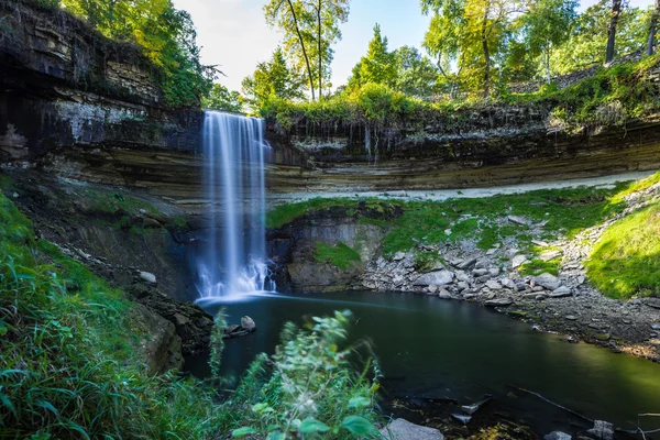 Waterfall during autumn — Stock Photo, Image