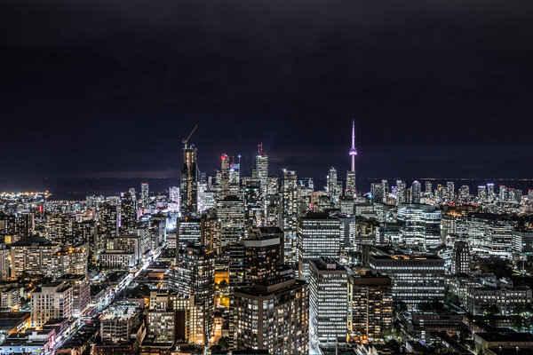 Центр Торонто ночью
