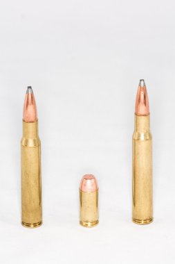 Beyaz arka planı ile kurşun