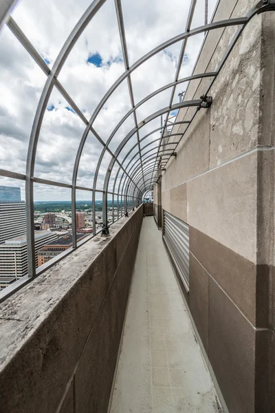 Вид на центр Миннеаполиса с смотровой площадки — стоковое фото
