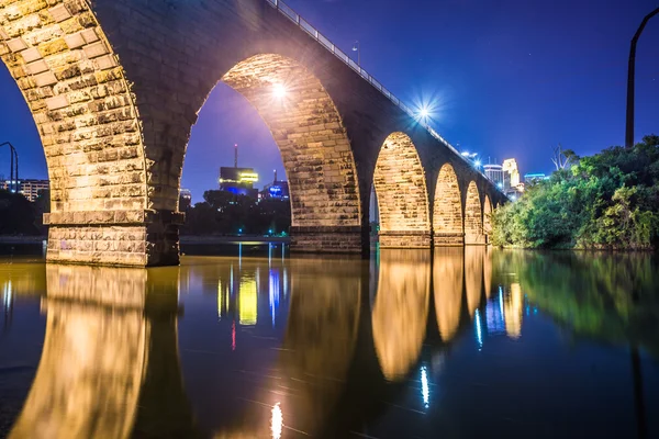 Night scene of stone bridge — Stock Photo, Image