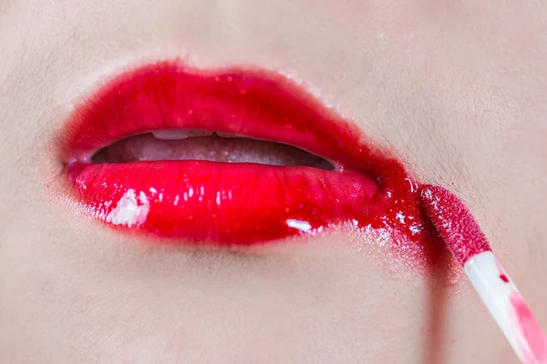 Lippen met lippenstift vlekkerig — Stockfoto