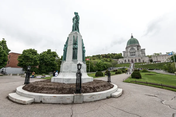 Ulkopuolella Grand Montreal Basilica — kuvapankkivalokuva