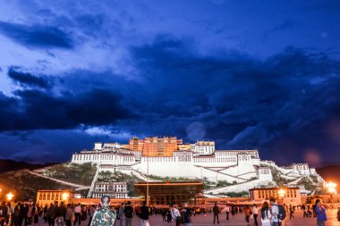 Potala Sarayı Tibet'te
