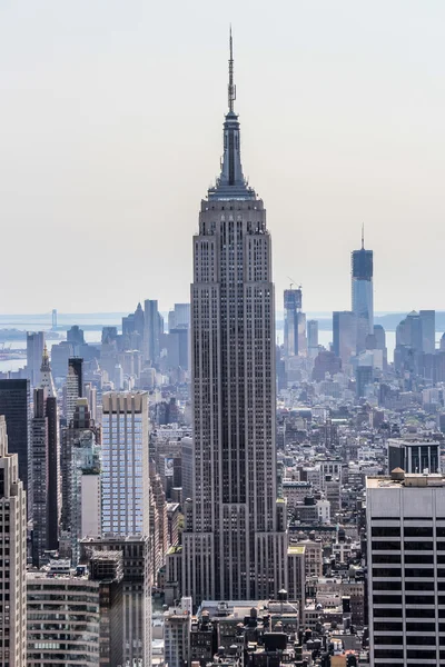 Empire State Building cu împrejurimile sale — Fotografie, imagine de stoc