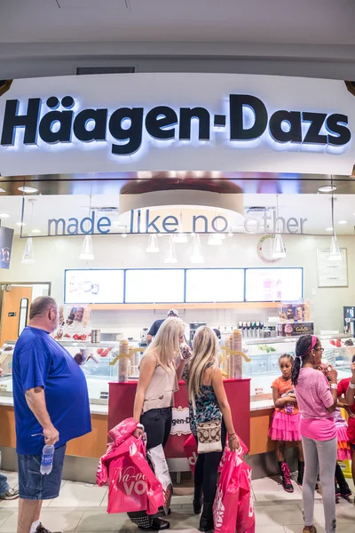 Haagen Dazs magasin et logo dans le centre commercial de l'Amérique — Photo