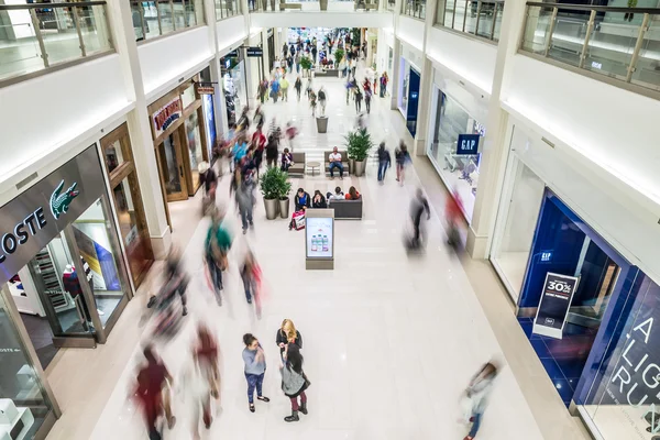 Απασχολημένος διάδρομο στο mall της Αμερικής — Φωτογραφία Αρχείου