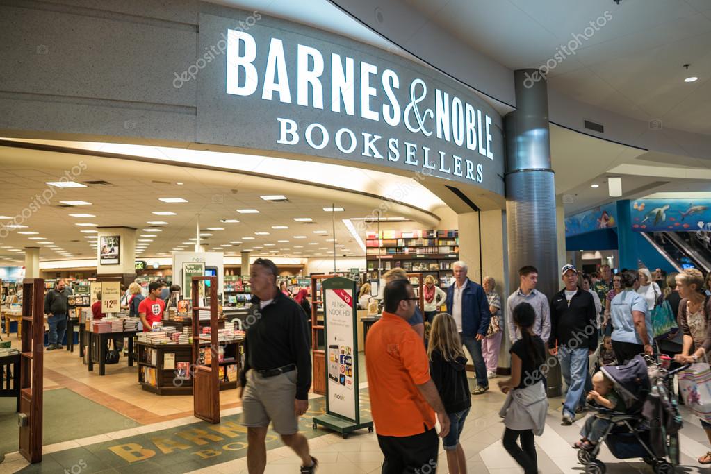 MINNEAPOLIS,MN - SEPTEMBER 26: Barnes and Noble in Mall of America, in Minneapolis, MN, on September 26, 2013.