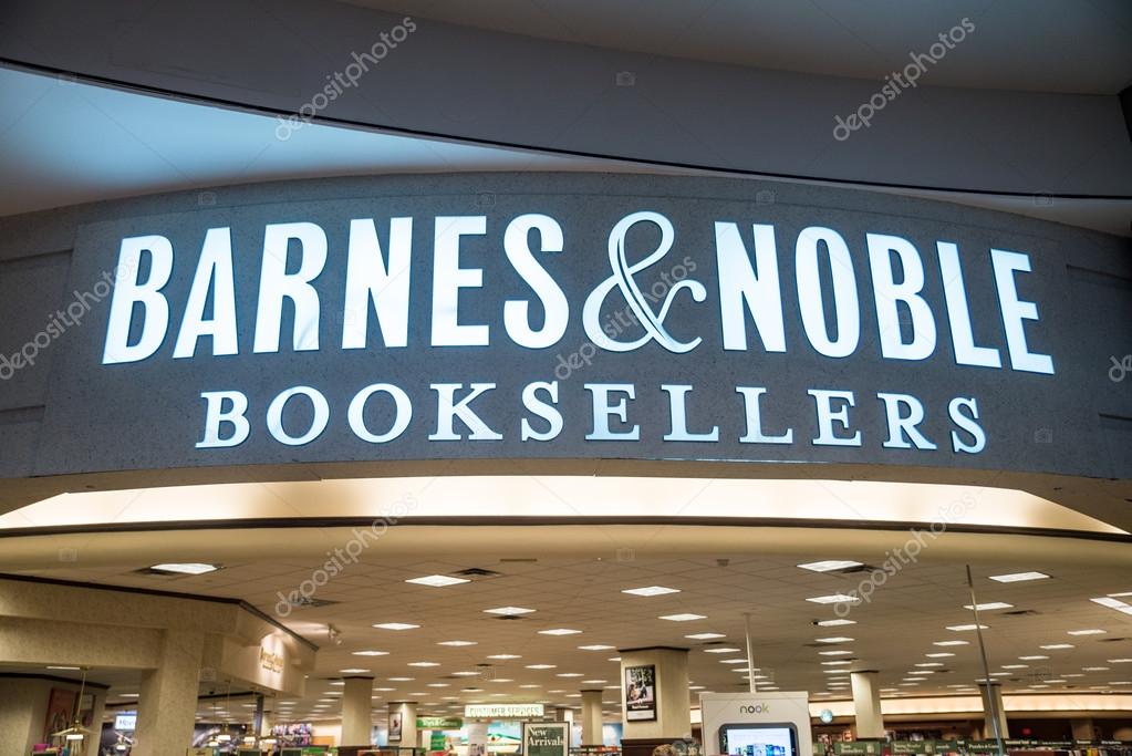 MINNEAPOLIS,MN - SEPTEMBER 26: Barnes and Noble in Mall of America, in Minneapolis, MN, on September 26, 2013.