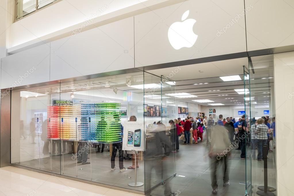 MINNEAPOLIS,MN - SEPTEMBER 26: Apple store and logo in Mall of America, in Minneapolis, MN, on September 26, 2013.