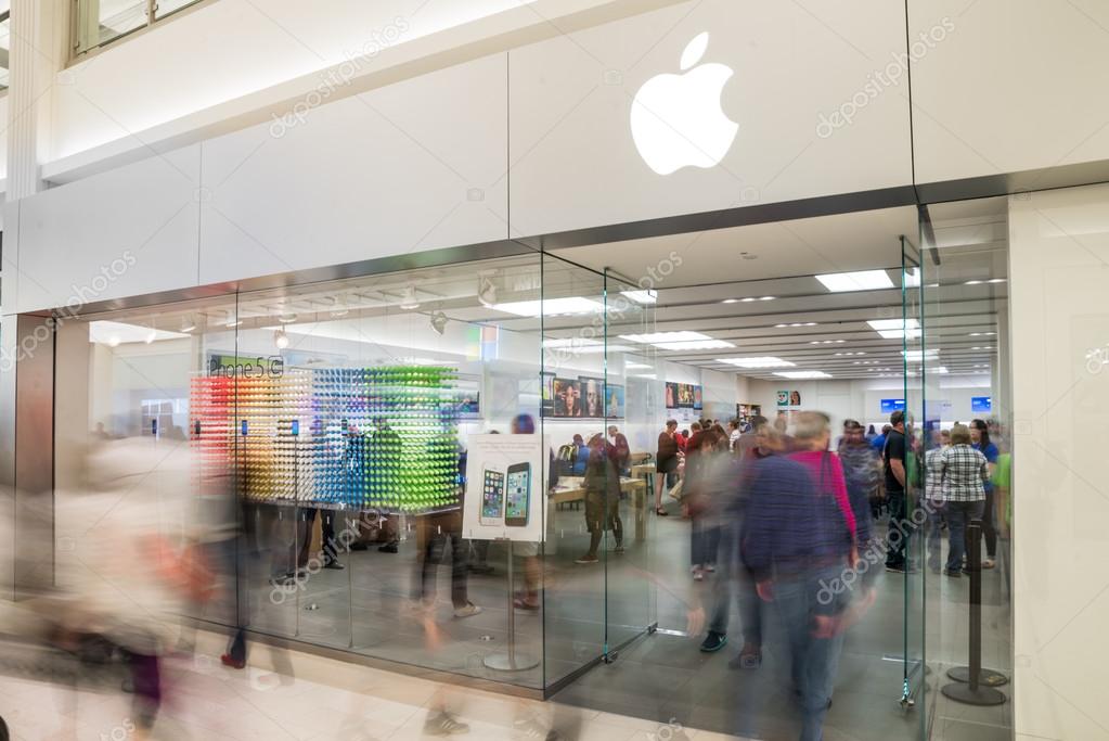 MINNEAPOLIS,MN - SEPTEMBER 26: Apple store and logo in Mall of America, in Minneapolis, MN, on September 26, 2013.