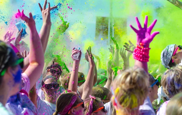 Minneapolis couleur courir avec les participants — Photo