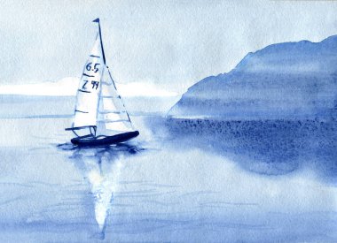 Beyaz yelkenli, sakin okyanus ve uzak kıyı şeridi olan çivit renkli sakin deniz manzarası. El çizimi suluboya çizimi.