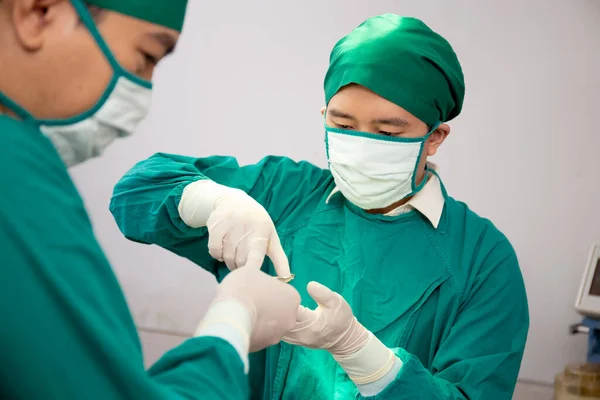 Grupo Equipe Médico Cirurgião Fazendo Cirurgia Com Paciente Operação Hospital — Fotografia de Stock
