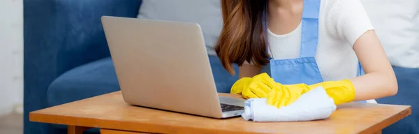 Young Asian Woman Face Mask Cleaning Wipe Laptop Computer Disinfect — Stock Photo, Image