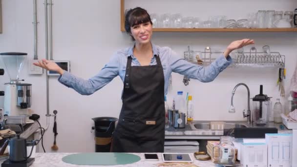 Mujer Barista Introducir Aspiraciones Para Presentación Dueño Una Pequeña Empresa — Vídeo de stock