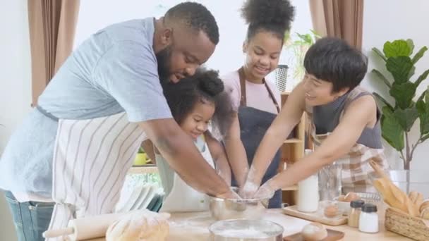 African America Family Wearing Apron Thresh Flour Cooking Bakery Bread — Stock Video