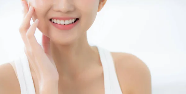 Крупный План Красивые Зубы Молодой Азиатской Женщины Отбеливанием Зуб Улыбка — стоковое фото