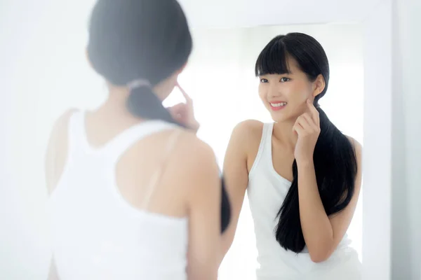 Mooi Gezicht Van Jonge Aziatische Vrouw Met Een Vrolijke Glimlach — Stockfoto