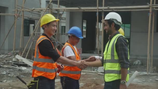 Team Young Asian Contractor Partnership Handshake Hands Teamwork Achievement Engineer — 图库视频影像