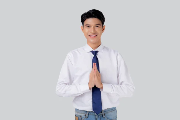 Boldog Fiatal Ázsiai Üzletember Hogy Tiszteljék Kezét Elszigetelt Fehér Háttér — Stock Fotó