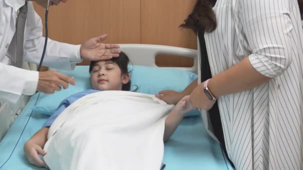 Doctor Medical Examination Children Using Stethoscope Listening Heartbeat Breath Hospital — Video