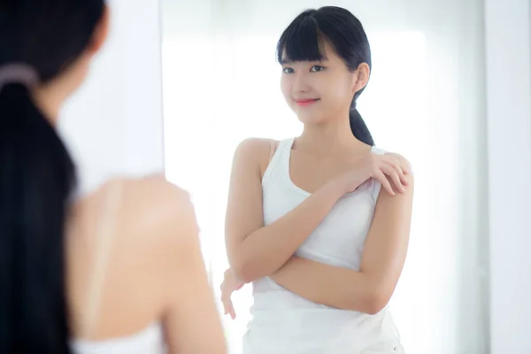 Beautiful Young Asian Woman Looking Mirror Apply Moisturizer Cosmetic Cream — Stock Photo, Image