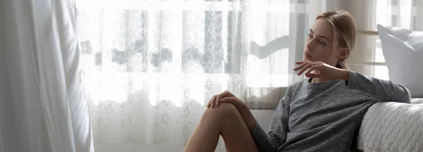 Young Caucasian Woman Depression Having Mental Problem Bedroom Home Emotion — Foto Stock
