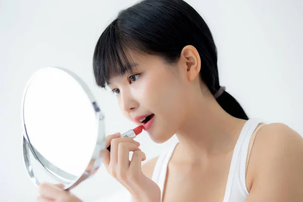 Mooie Jonge Aziatische Vrouw Van Toepassing Lippenstift Rood Mond Schoonheid — Stockfoto