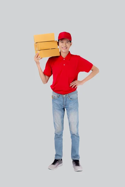 Joven Hombre Asiático Uniforme Rojo Tapa Pie Caja Transporte Pila —  Fotos de Stock