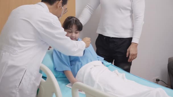 Doctor Medical Examination Children Using Stethoscope Listening Heartbeat Breath Hospital — Stockvideo