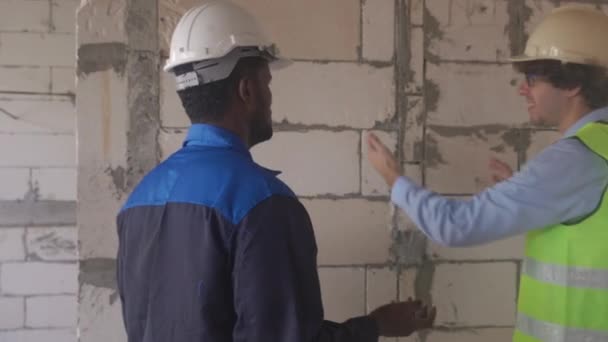 Architect Builder Talking Inspector Construction Construction Site Contractor Worker Discussion — Vídeos de Stock