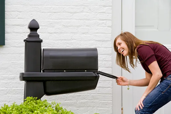 Woman Checking Mail — Stock Photo, Image